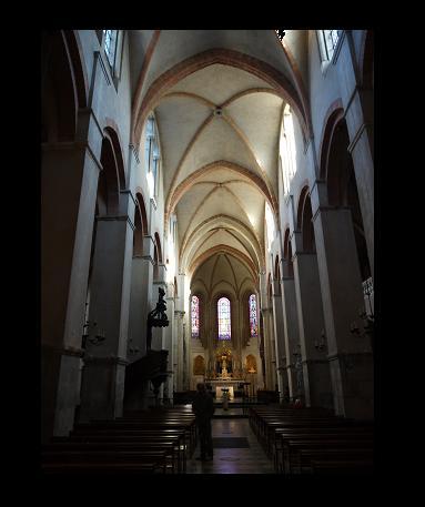 ... des excursions au coeur du groupe évêché-cathédrale...