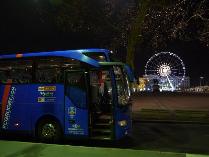 Notre bus au départ de Lyon Place Bellecour