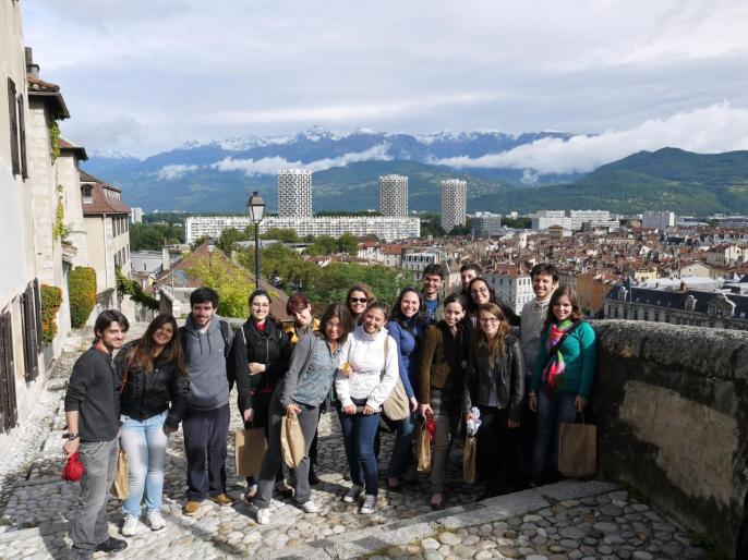 Photo souvenir à la sortie du Musée Dauphinois