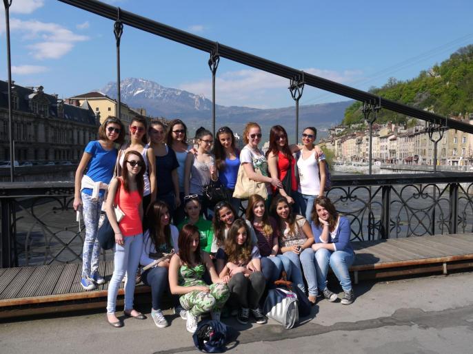 Petite photo de groupe sur la passerelle Saint-Laurent