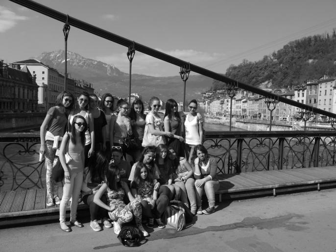 Petite photo de groupe sur la passerelle Saint-Laurent