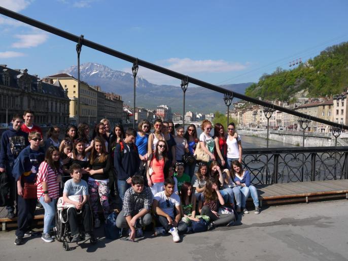 Petite photo de groupe sur la passerelle Saint-Laurent